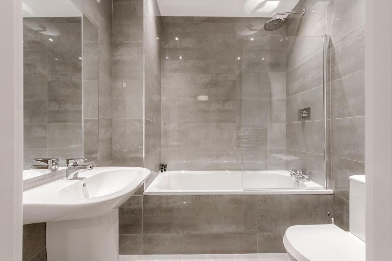 Roomspace Serviced Apartments - Nouvelle House Σάτον Εξωτερικό φωτογραφία