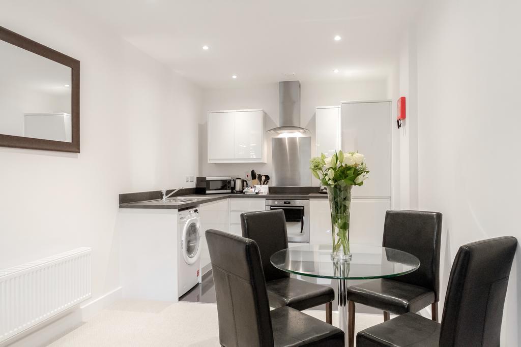 Roomspace Serviced Apartments - Nouvelle House Σάτον Εξωτερικό φωτογραφία